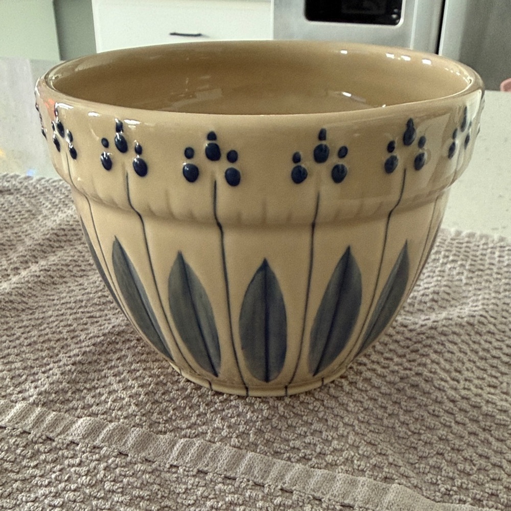 2001 Tender Hearts small bowl